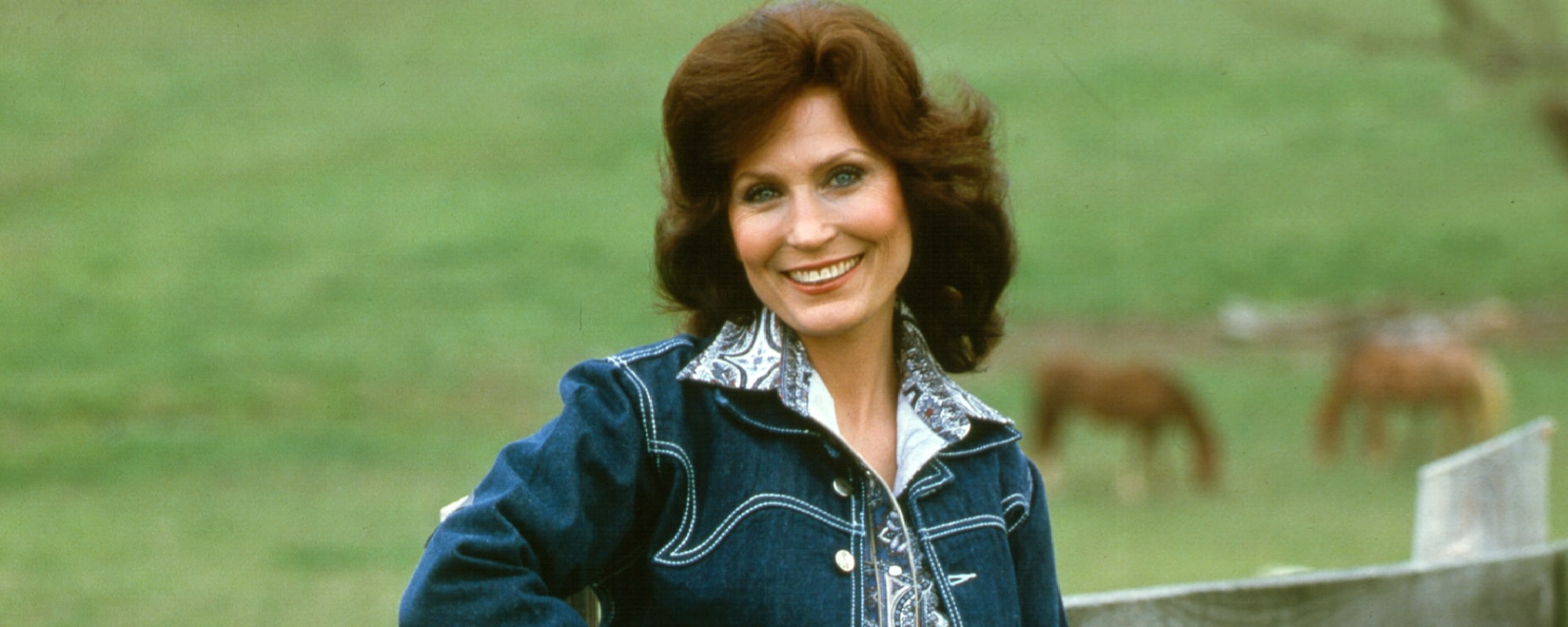 The Unspoken Bond Between Conway Twitty and Loretta Lynn - A Deep Dive into Their Musical Connection