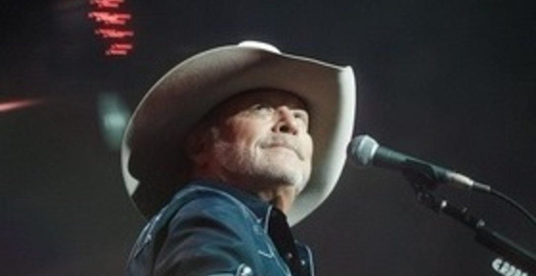 Alan Jackson#039;s #039;Chattahoochee#039; Music Video - A Cultural Touchstone in Pop Culture